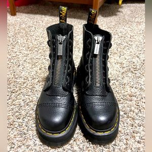 Platform zip up women Dr. Martens